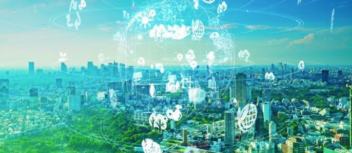 Eine moderne Stadtlandschaft, über der verschiedene digitale Symbole schweben, die die Integration der Technologie in das städtische Leben symbolisieren.