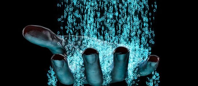 Eine ausgestreckte Hand auf die eine Kaskade blauer aus den Zahlen 1 und 0 bestehenden Partikel fällt, die ein Gefühl von Bewegung und Energie vermittelt.